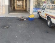 قناة صرف صحي مكشوفة تُشكّل خطراً على المارة بأحد شوارع الطائف (صور)