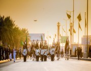 أمير القصيم يطلق استعراض ومسيرة “هي لنا دار” بمشاركة أكثر من 30 قطاع أمني وحكومي