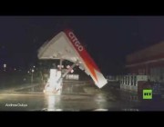 عاصفة نيكولاس تسقط محطة وقود في ولاية تكساس الأمريكية