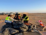 فريق تبوك البيئي يشارك بحملة تنظيف على شواطئ نيوم (صور)