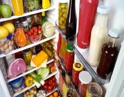 لماذا لا يُفضّل تخزين الفواكه والخضروات لفترة طويلة في الثلاجة؟.. أخصائية تٌجيب (فيديو)