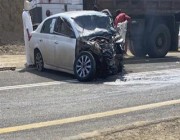 وفاة رجلي أمن في تصادم وجهاً لوجه بين سيارتين على طريق “العين الحارة – الليث”
