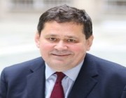 سفير بريطانيا بالمملكة عن استحواذ “صندوق الاستثمارات” لنيوكاسل: “أمر جيد”
