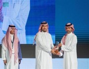 بلغت قيمتها 300 ألف ريال.. نائب وزير الثقافة يُكرّم الفائزين بجائزة معرض الرياض الدولي للكتاب