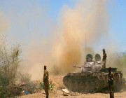 مدفعية الجيش اليمني تستهدف تحركات وتجمعات للمليشيات الحوثية في مأرب