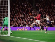 مانشستر يونايتد يصالح جماهيره بثلاثية ضد توتنهام في الدوري الإنجليزي (فيديو وصور)
