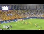 احتفال جماهير النصر مع اللاعبين بعد التأهل لنصف نهائي أبطال آسيا