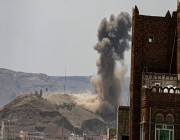 ارتفاع الضحايا لـ 12 مدنيًا.. قصف حوثي لمنزل زعيم قبلي بمأرب