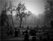 دراسة حديثة تكشف أسباب ادعاء البعض سماع أصوات الموتى