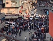 حـادثة مروعة تهز الشارع المصري.. شخص يقتل آخر ويقطع رأسه ويتجول به في الشارع