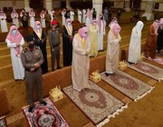 صور.. أداء صلاة الاستسقاء في الجوامع والمساجد بمختلف مناطق المملكة
