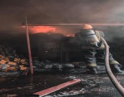 “مدني الأحساء” يخمد حريقًا في مستودع لمواد البناء