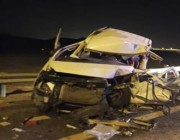 تصادم مروع يتسبب في مصرع شخصين وإصابة 9 آخرين على طريق “مكة- جدة” السريع