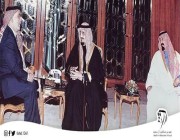 صورة تاريخية تجمع الملك فهد والملك عبدالله بالعاهل الأردني السابق بالرياض