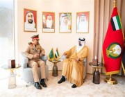 أمين عام التحالف الإسلامي يلتقي بوزير الدولة لشؤون الدفاع بدولة الإمارات