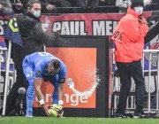 أحداث شغب توقف مباراة ليون ومارسيليا في الدوري الفرنسي.. وإصابة ديميتري (صور)