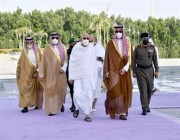 الرئيس الموريتاني يؤدي مناسك العمرة