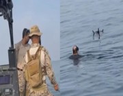 فيديو.. لحظة إبطال جندي من البحرية السعودية للغم حوثي