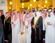 أمير الرياض بالنيابة يؤدي صلاة الميت على الأمير سعود بن عبدالرحمن بن عبدالعزيز
