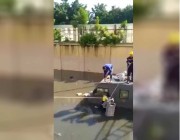 بسبب الأمطار.. إنقاذ سيارة نقل أموال تحمل ملايين الجنيهات المصرية بـ”حبل غسيل” (فيديو)
