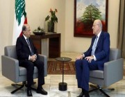 وزير الخارجية اللبناني: عون وميقاتي لا يستطيعون إقالة قرداحي