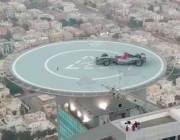 فيديو يحبس الأنفاس لسيارة فورمولا تستعرض فوق أعلى برج بجدة .. وهذه حقيقته