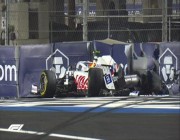 ميك شوماخر أول المغادرين لسباق “فورمولا1” بعد تعرضه لحادث (فيديو)