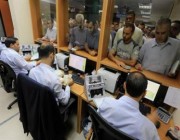 السلطة الفلسطينية تخفض رواتب موظفيها في ظل خلاف مع إسرائيل
