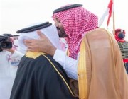 الأمير محمد بن سلمان يُقبّل جبين الملك حمد بن عيسى