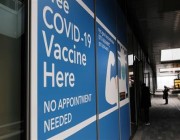 وكالة مكافحة الأمراض الأوروبية تحذر من أن “التطعيم وحده لن يكون كافياً” لوقف انتشار أوميكرون
