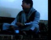 فيديو يظهر قيادي من حزب الله اللبناني يعطي توجيهات لأحد قيادات مليشيا الحوثي