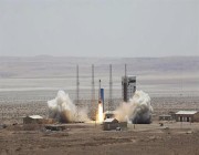 إيران تعلن إطلاق صاروخ الى الفضاء يحمل معدات بحثية