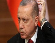 أردوغان يحاول التغطية على أزمة الليرة وسط نزيف حاد لها أمام الدولار   
