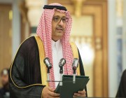 أمير الباحة يناقش الخدمات والمشروعات الصحية بالمنطقة