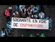 احتجاجات منسوبي قطاع الصحة في بلجيكا ضد التطعيم الإجباري