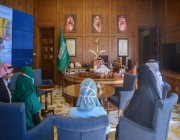 الأمير تركي بن طلال يكرم فريق الطب المنزلي بصحة عسير