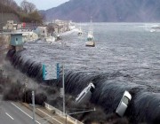 تحذيرات من حدوث “تسونامي” عقب زلزال بقوة 5ر7 درجات ضرب شرقي إندونيسيا