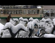 تساقط كثيف للثلوج يعيق حركة المرور في اليابان