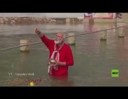 رئيس وزراء الهند يغطس في المياه خلال مراسم افتتاح متنزه
