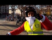 سائقو دراجات نارية يرتدون سانتا كلوز لجمع التبرعات في البرتغال