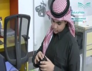 شاهد طالب يحول علبة شيكولاته لشاحن متنقل بتعليم الرياض