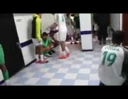 صدمة لاعبي مولودية سعيدة بعد وفاة سفيان لوكار بسكتة قلبية خلال مباراة بالدوري الجزائري