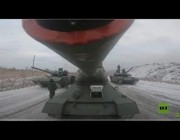 عدد من الدبابات الروسية من أجيال مختلفة تستعرض قدراتها بالميدان