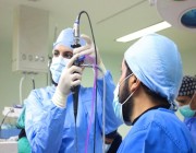 فريق طبي من الجامعة يجري أول عملية تنظير للقصبات الهوائية بالمنطقة لطفلة عمرها ١٣ عاماً