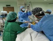فيديو| لأول مرة في المملكة.. فريق طبي بجامعة المجمعة يجري عملية “تنظير للقصبات” لطفلة