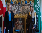 فيصل بن فرحان يبحث مع وزيرة الخارجية البريطانية سبل تعزيز التعاون