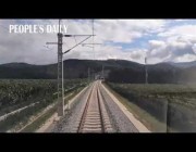كاميرا مثبتة في مقدمة قطار بالصين تظهر مرونته وسلاسة تنقله بين المسارات