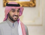 وزير الرياضة يشيد بمشاركة الفرسان السعوديين في قفز السعودية