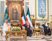 ولي العهد يستعرض العلاقات الأخوية مع أمير الكويت وسبل تعزيز آفاق التعاون الخليجي