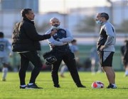 الشباب يعود إلى التدريبات بعد إسقاط الأهلي في الدوري (صور)